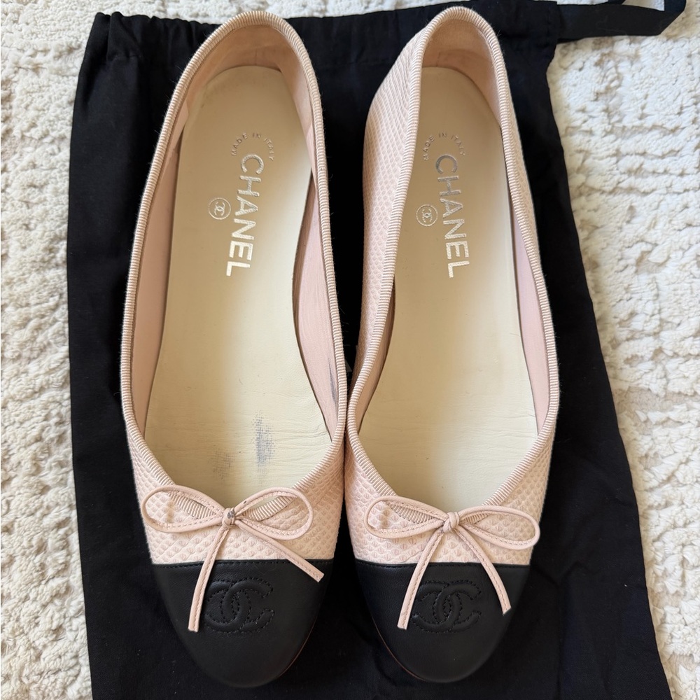 CHANEL Pink and Black Quilted Cap-Toe Ballet Flats